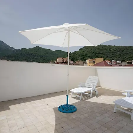 La Corte Sarda Centro Storico A 5min Di Auto Dal Mare Apartment *